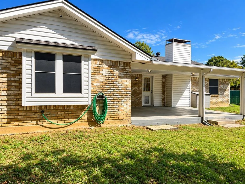 1006 Walnut Place