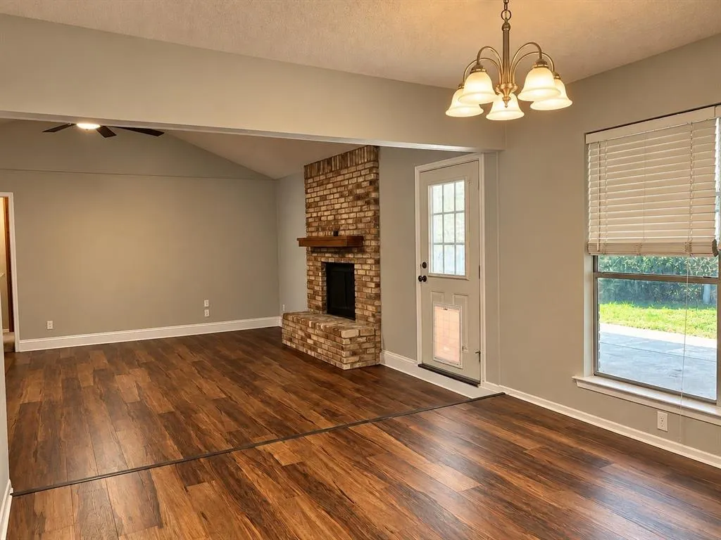 1006 Walnut Place