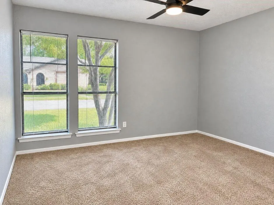 1006 Walnut Place
