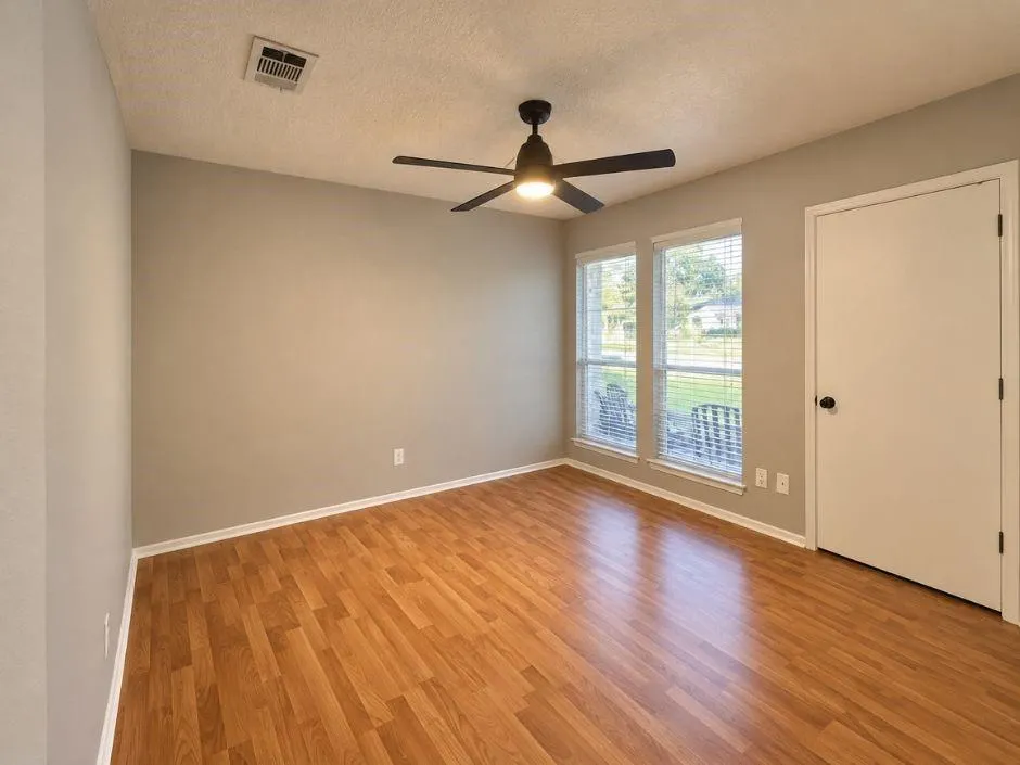 1006 Walnut Place