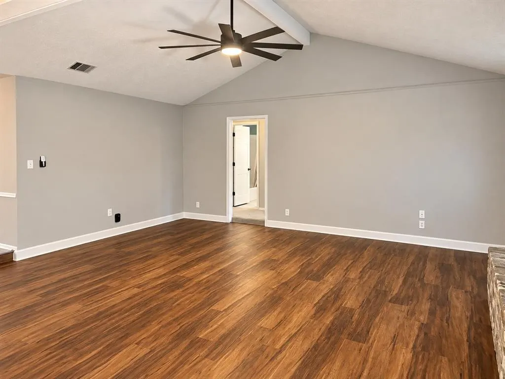 1006 Walnut Place