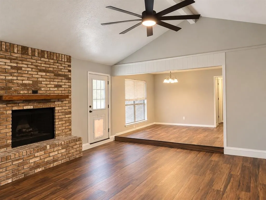 1006 Walnut Place