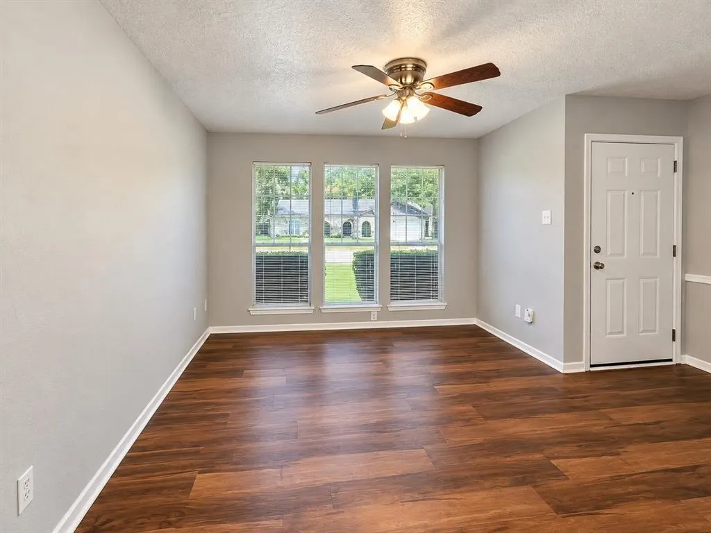 1006 Walnut Place