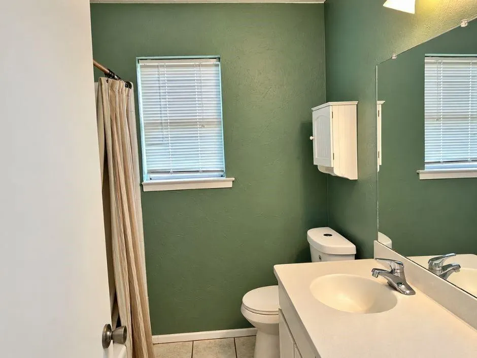 1006 Walnut Place