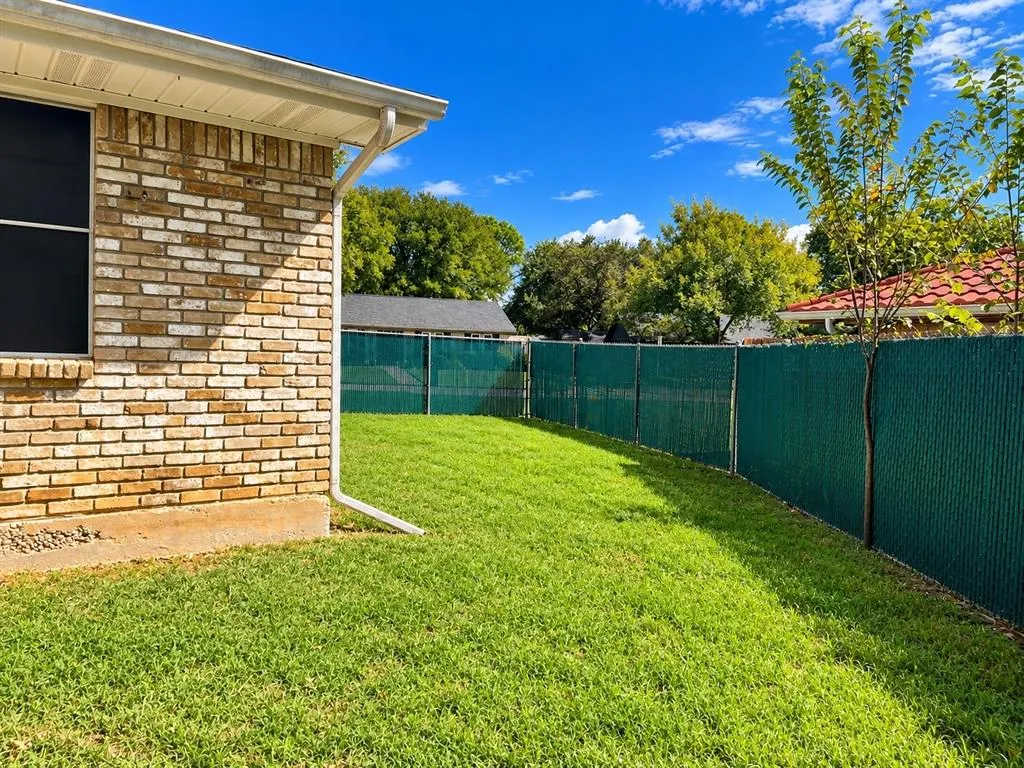 1006 Walnut Place