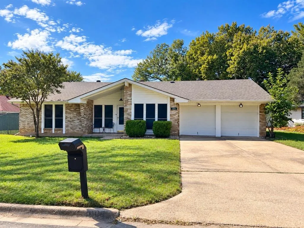 1006 Walnut Place