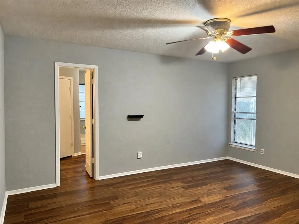 1006 Walnut Place