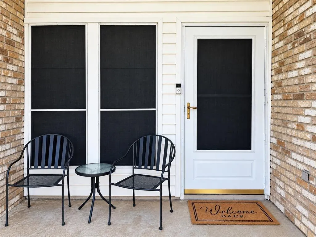 1006 Walnut Place