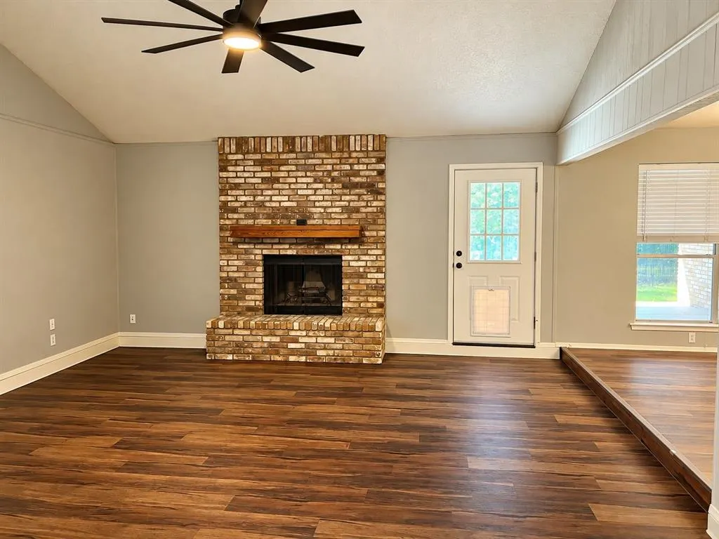 1006 Walnut Place
