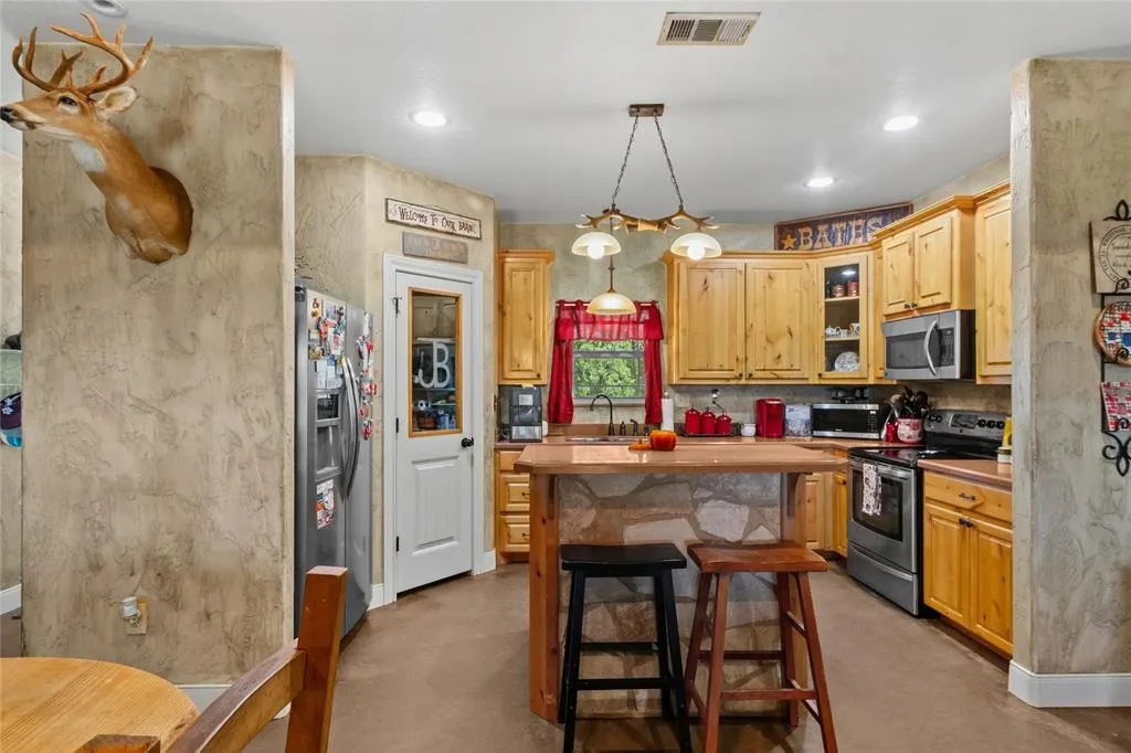 213 North line Road