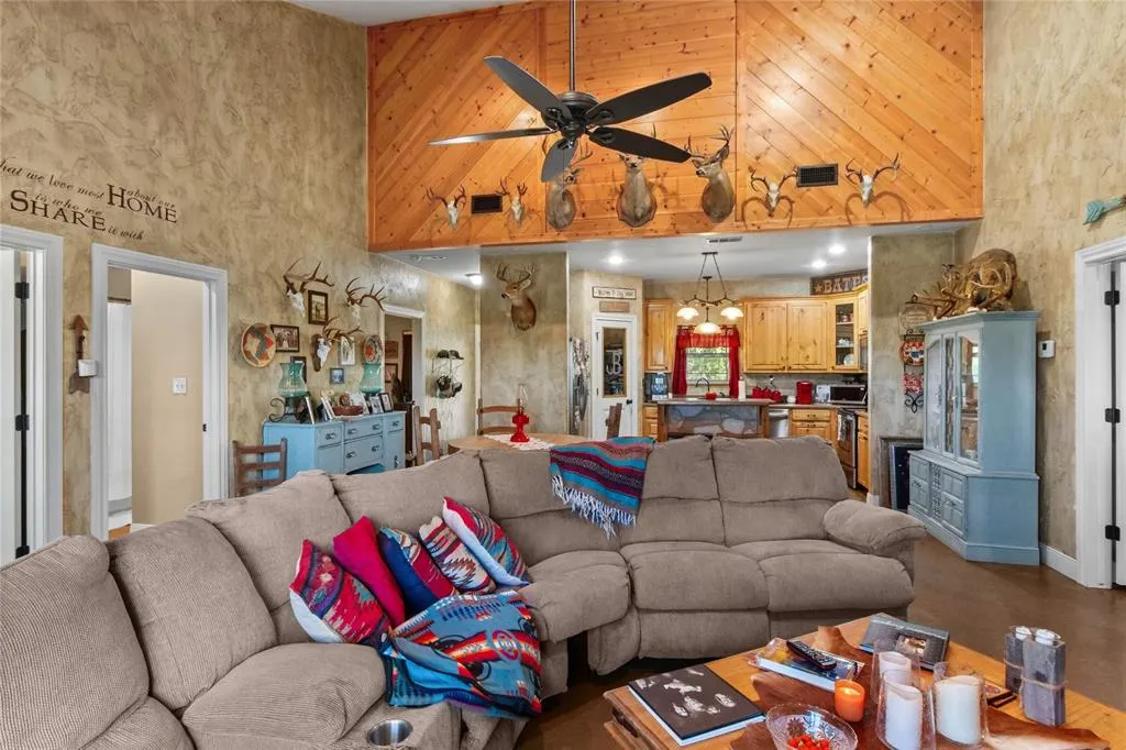 213 North line Road