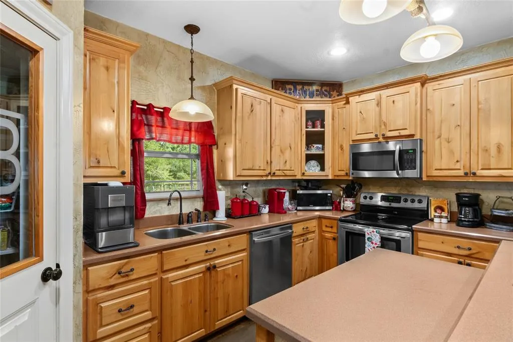213 North line Road