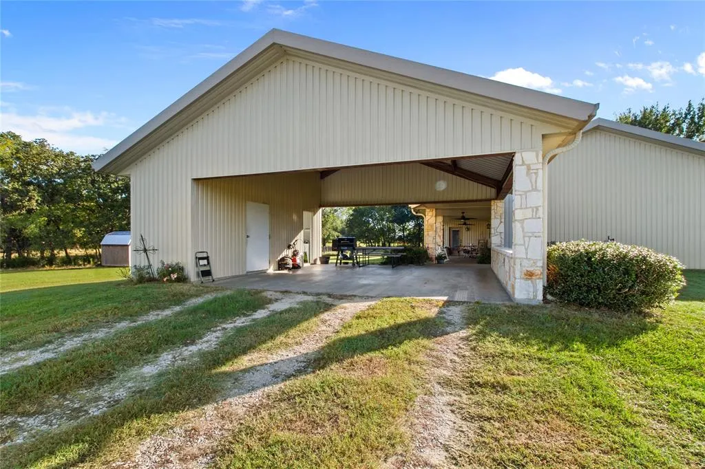 213 North line Road