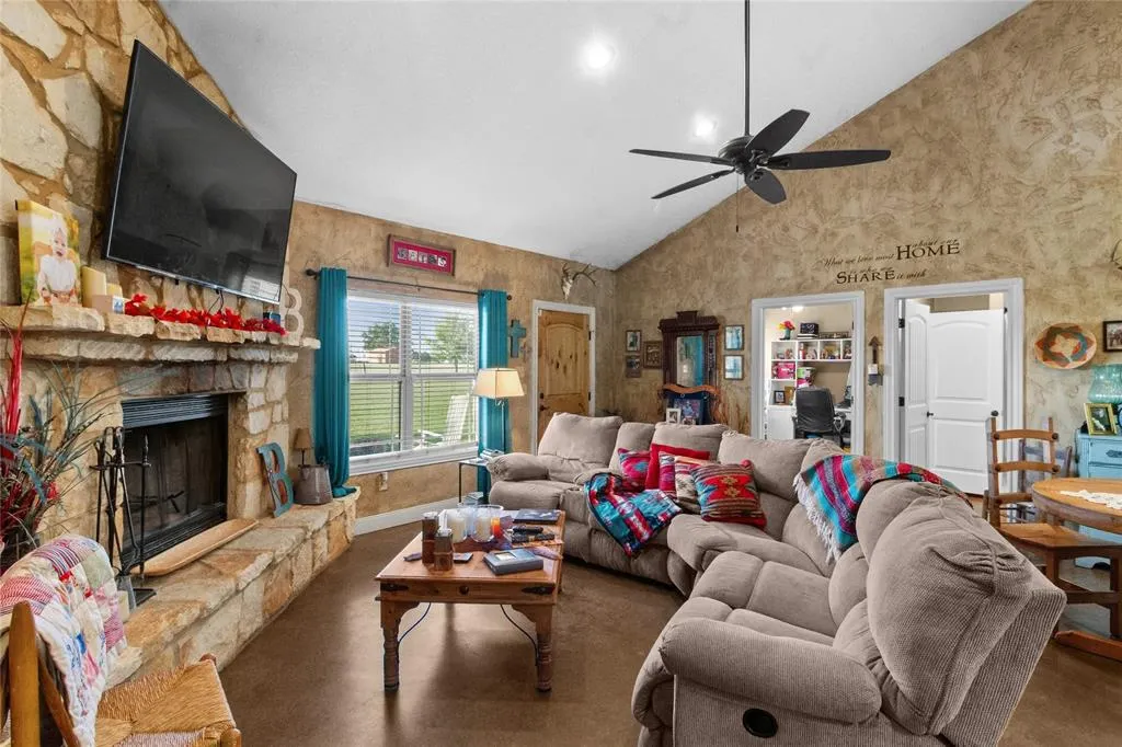 213 North line Road
