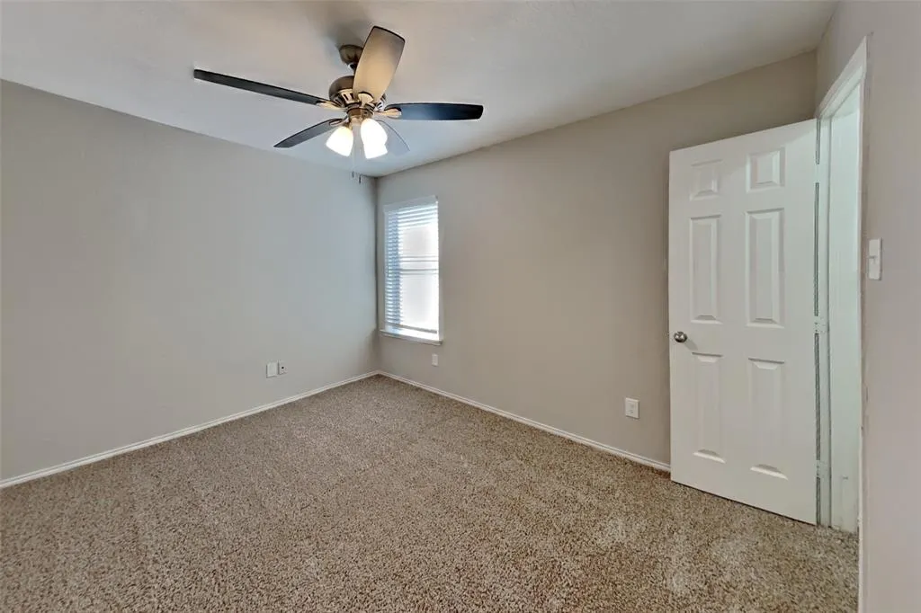5217 Sioux Creek Lane
