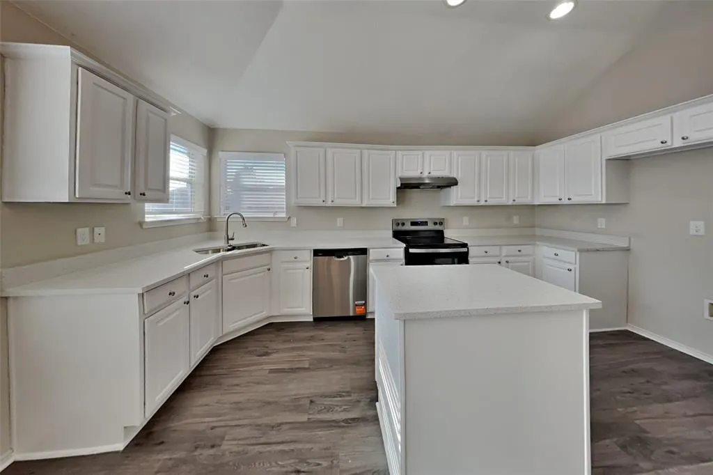 5217 Sioux Creek Lane
