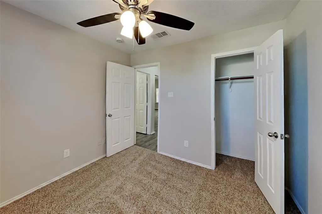 5217 Sioux Creek Lane