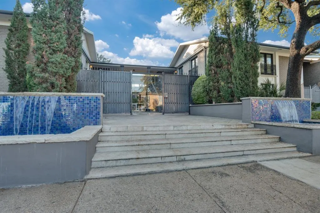 10213 Regal Oaks Drive #216
