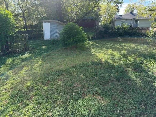 319 Avenue I