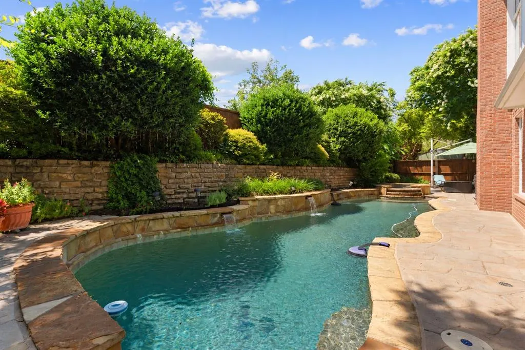 1110 Wedge Hill Road