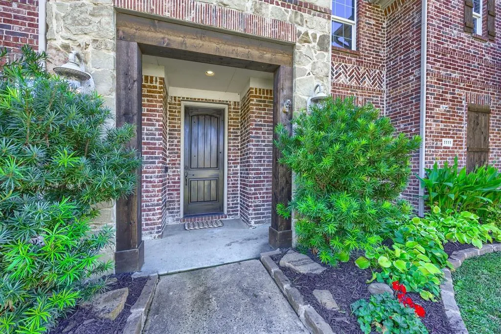 1111 Fossil Lake Drive