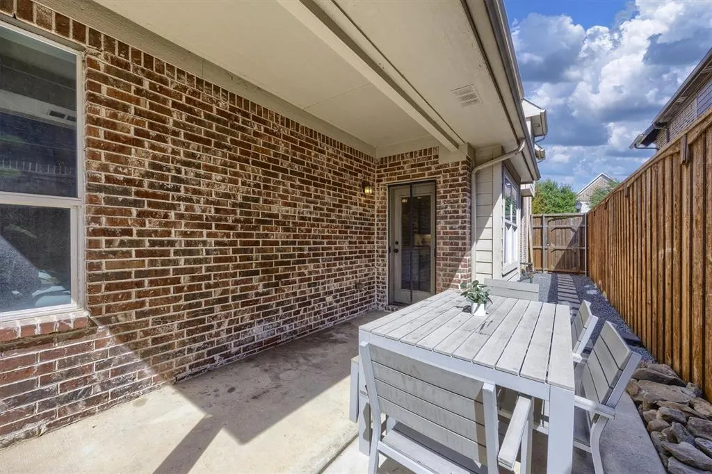 1111 Fossil Lake Drive