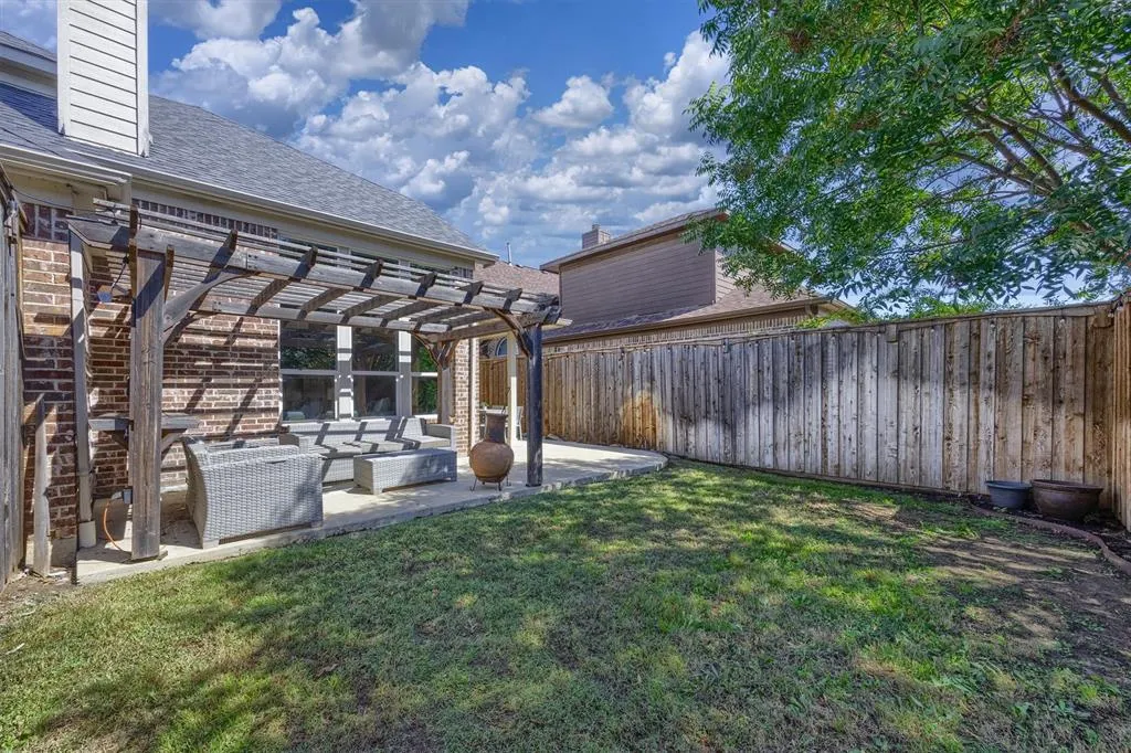 1111 Fossil Lake Drive