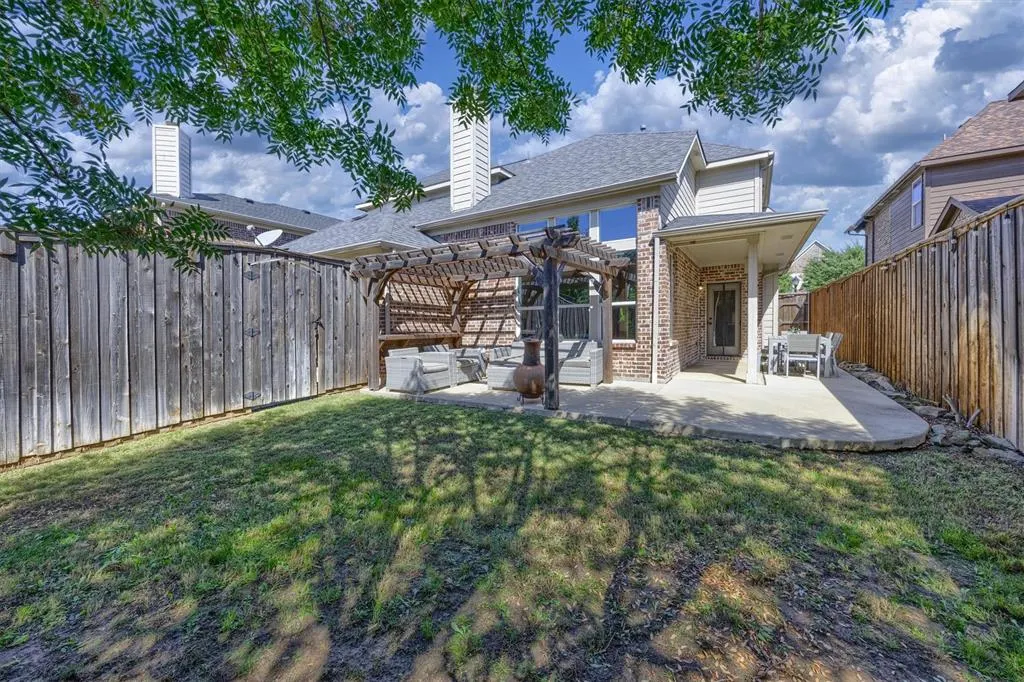 1111 Fossil Lake Drive