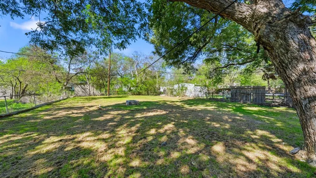 3525 Haltom Road
