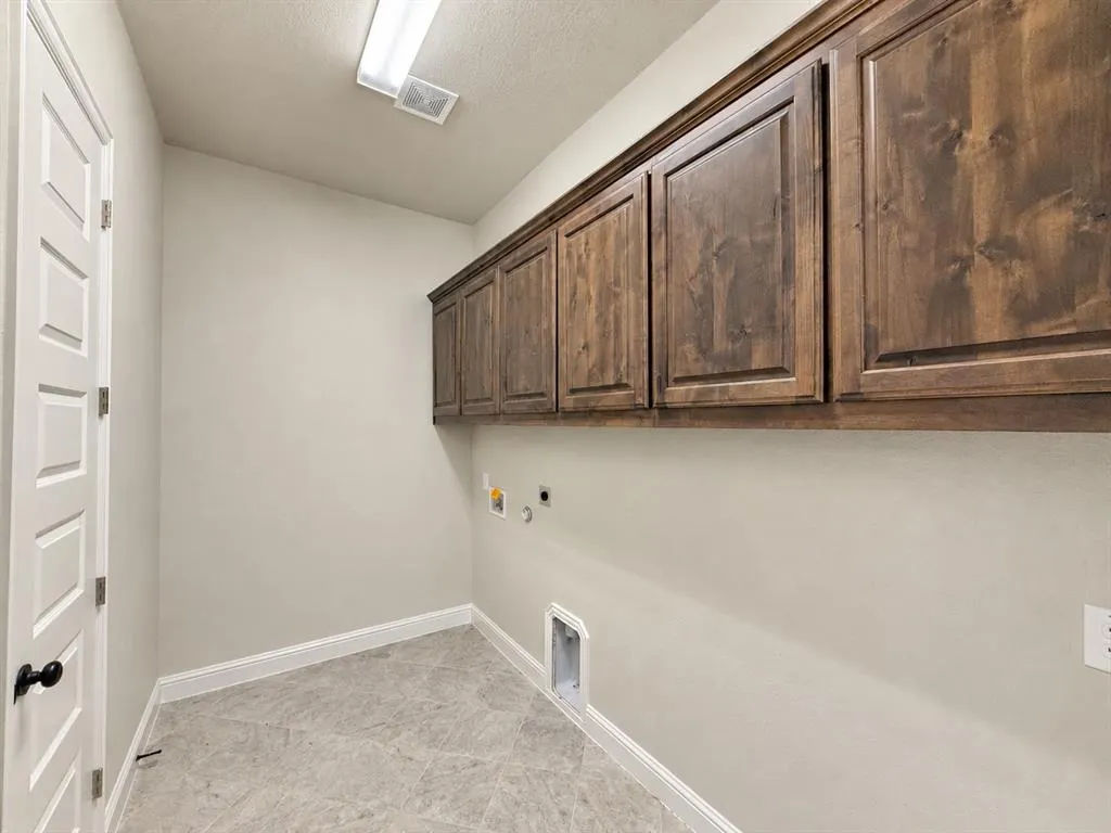 6414 Waggoner Court