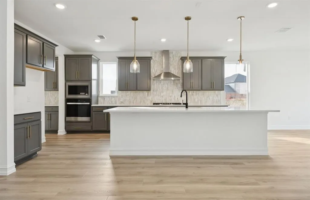 1541 Clouseau Lane