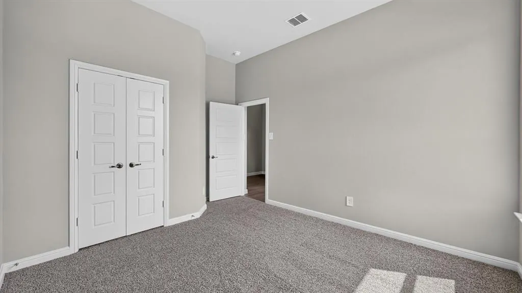 15068 SPLENDOR Street