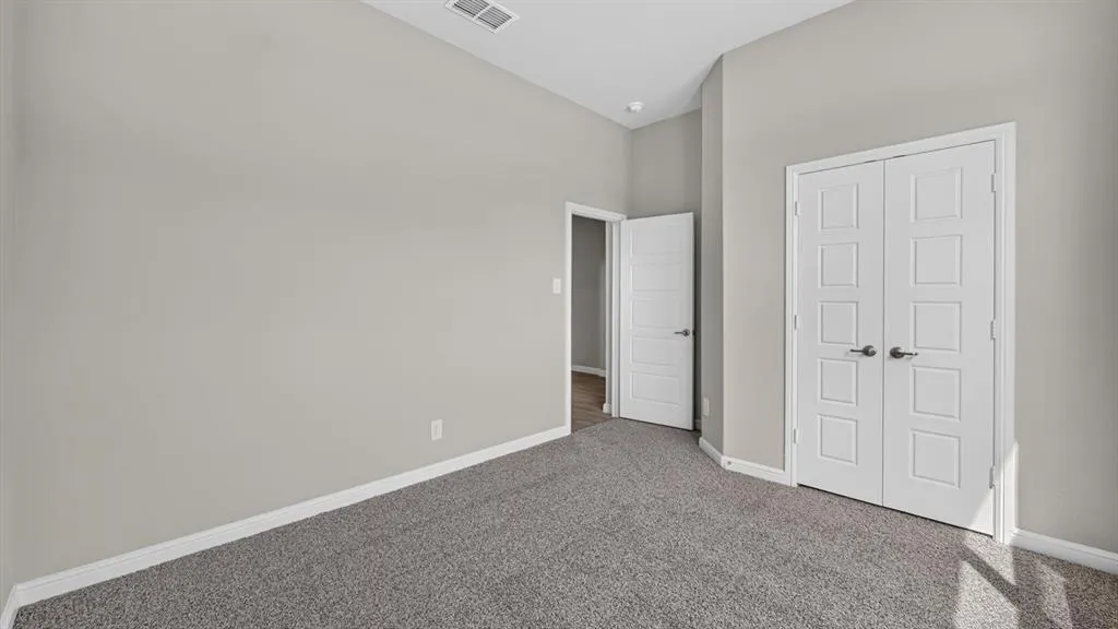 15068 SPLENDOR Street