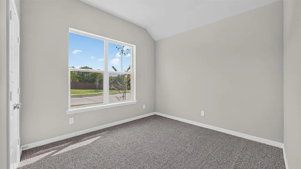 15068 SPLENDOR Street