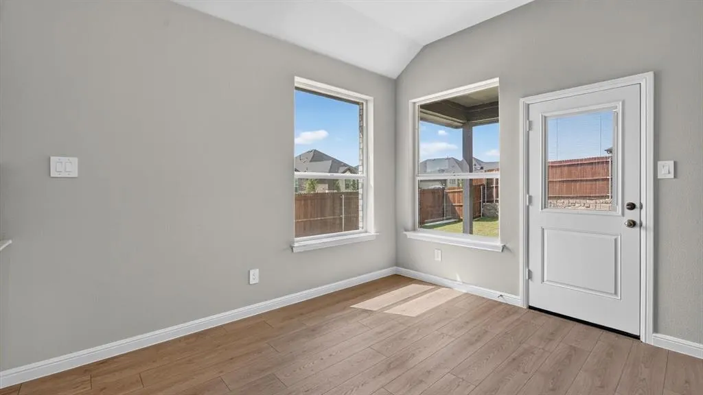 15068 SPLENDOR Street