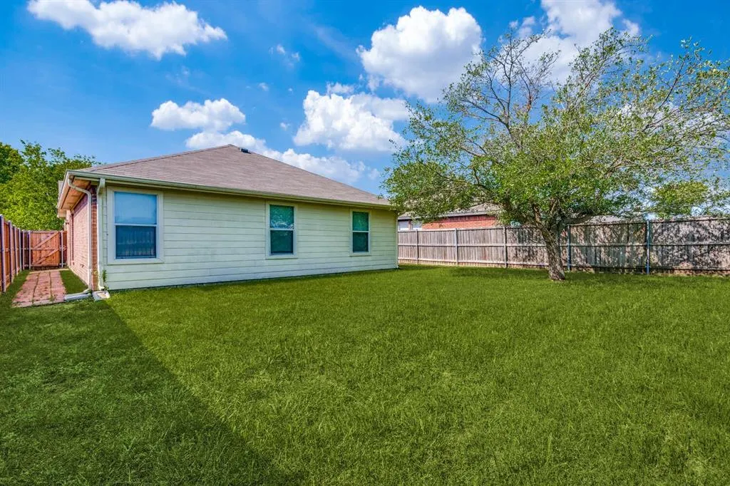 812 Cooper Lane