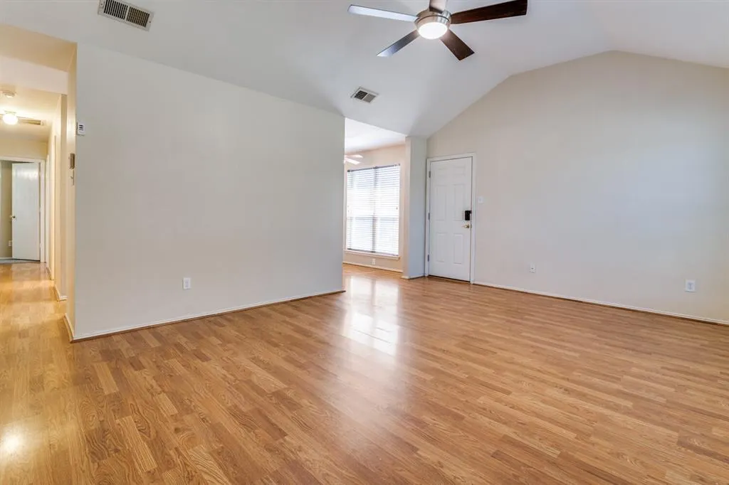 812 Cooper Lane
