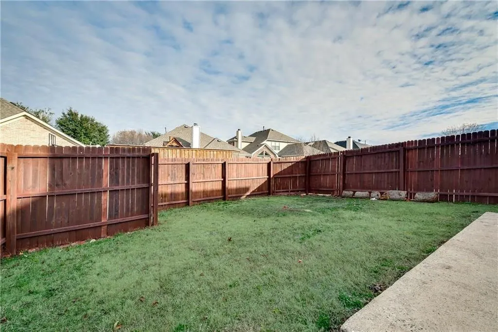 409 Knoll Park Court
