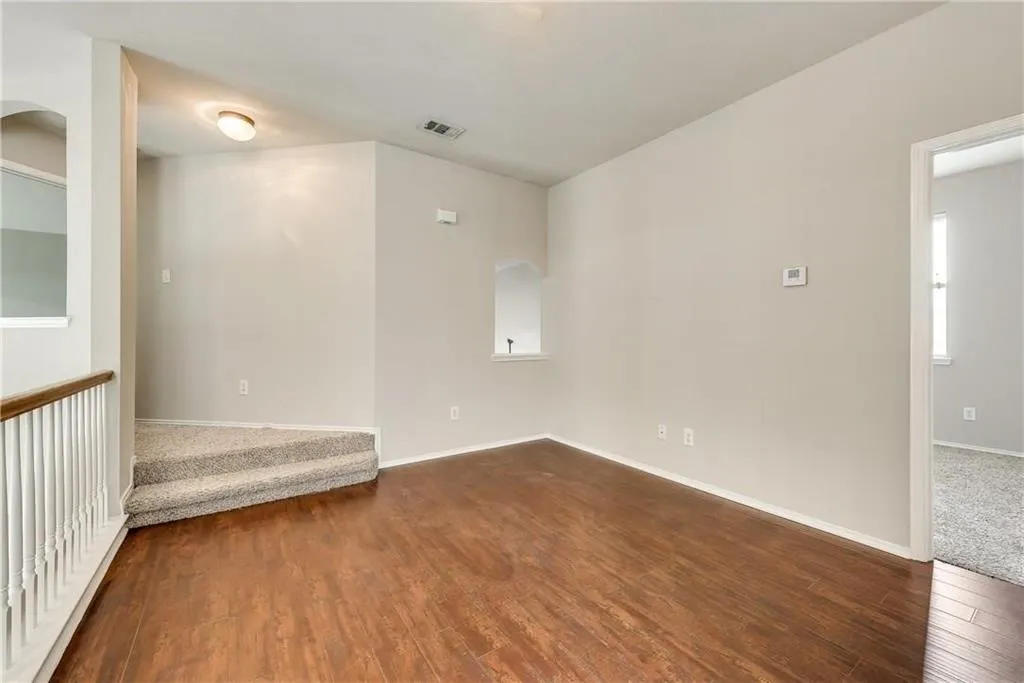 409 Knoll Park Court