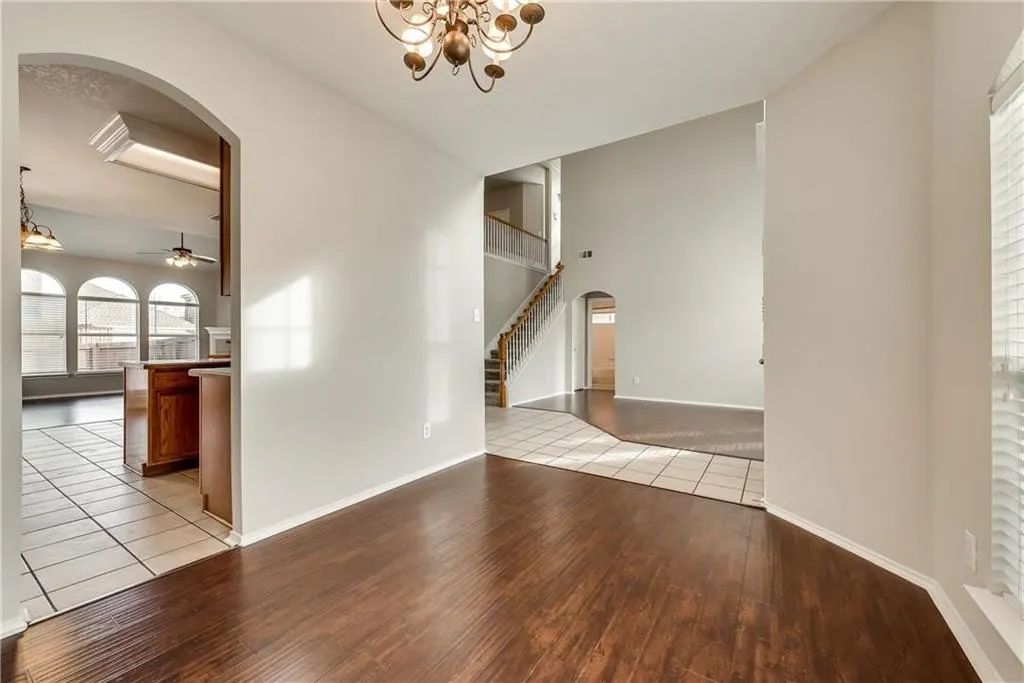 409 Knoll Park Court
