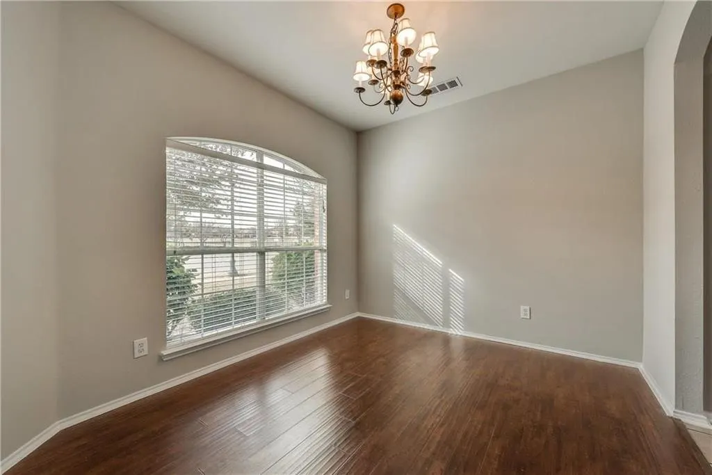 409 Knoll Park Court
