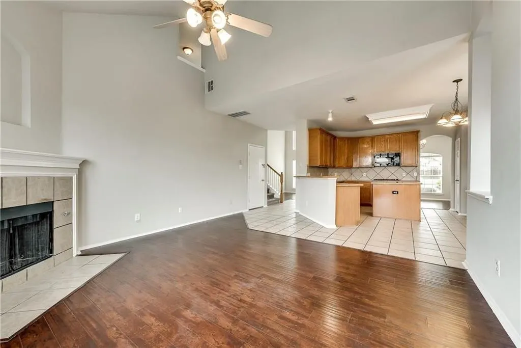 409 Knoll Park Court