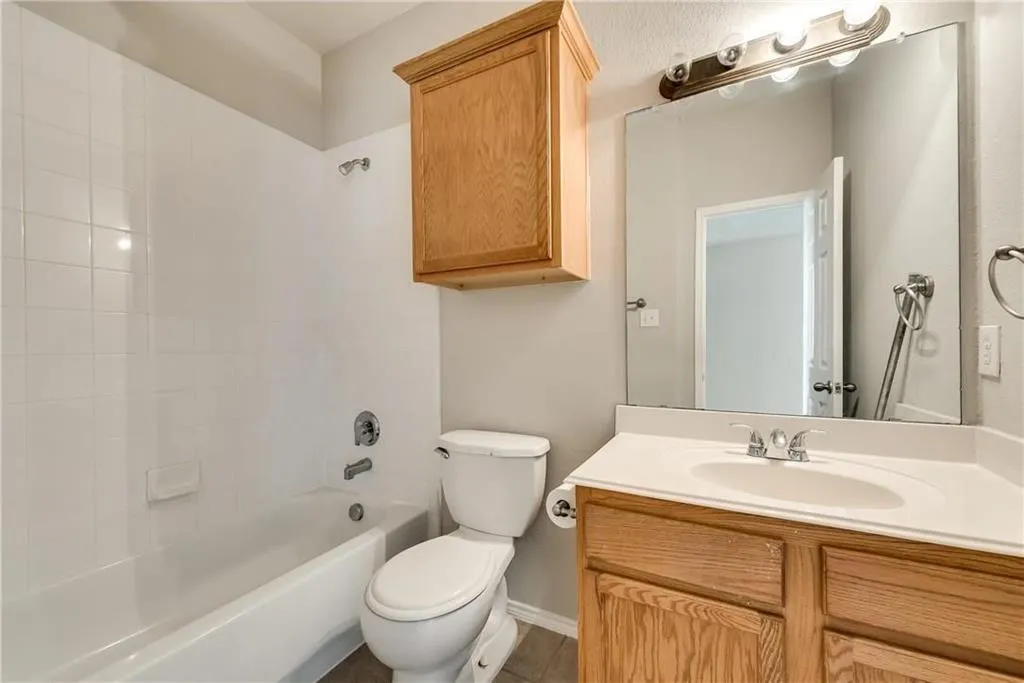 409 Knoll Park Court