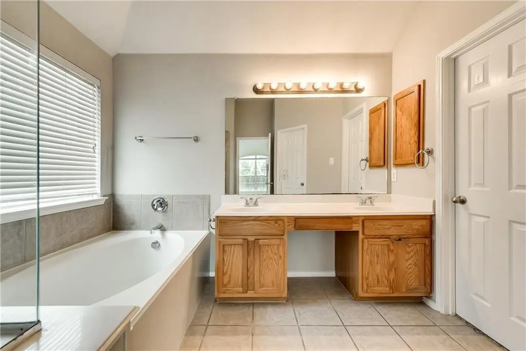 409 Knoll Park Court