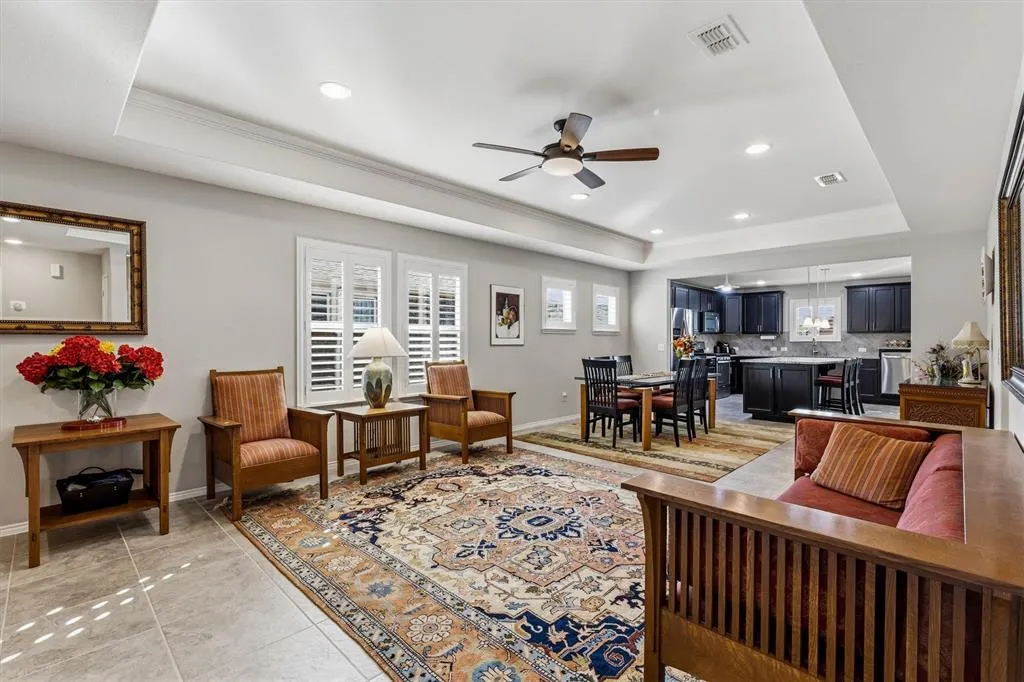 7769 Gulf Walk Road