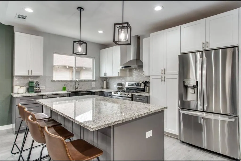 1606 W 12th Street