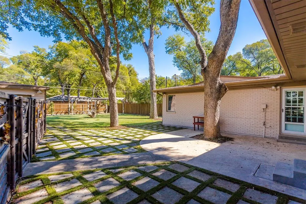 924 Sylvania Drive