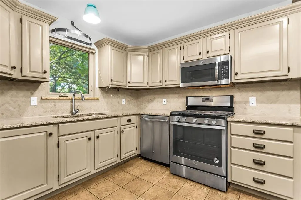 924 Sylvania Drive