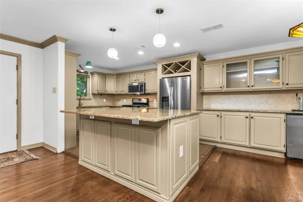 924 Sylvania Drive