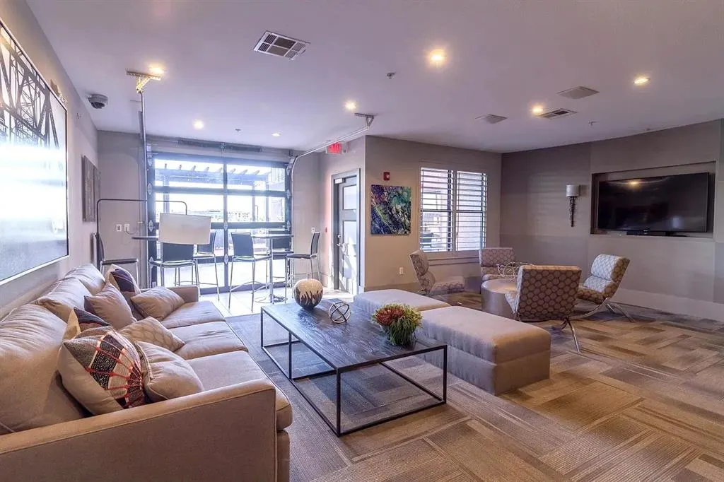 5609 Smu Boulevard #305